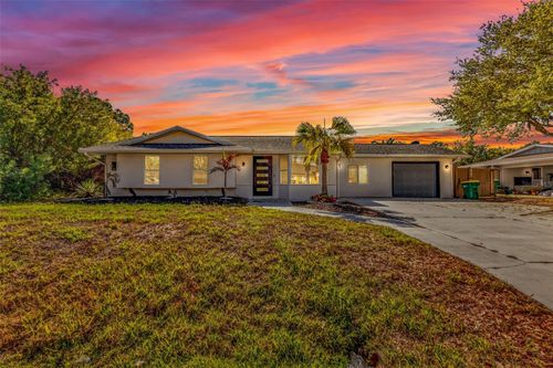 923 Linnaen Ter Nw, PORT CHARLOTTE, FL, 33948-3510 | Card Image