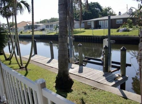 9570 Sun Isle Dr Ne, ST PETERSBURG, FL, 33702-2626 | Card Image