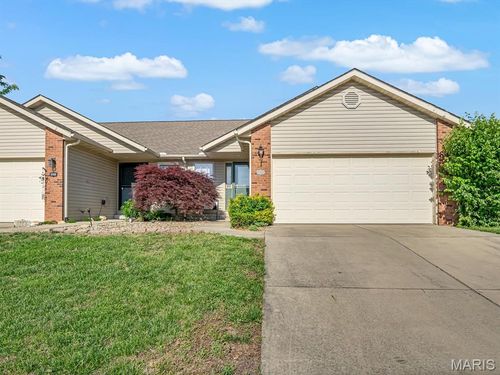 10918 Kentfield Dr, Lebanon, IL, 62254-2333 | Card Image