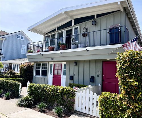 207 Ruby Ave, Newport Beach, CA, 92662 | Card Image