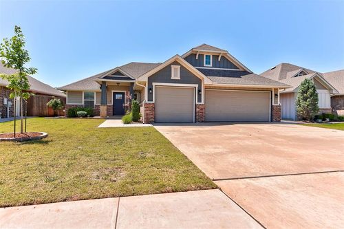 2800 Pebble Creek St, Moore, OK, 73160-2097 | Card Image