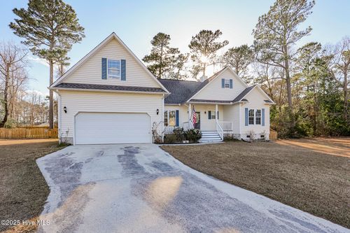 421 Celtic Ash St, Sneads Ferry, NC, 28460-9370 | Card Image
