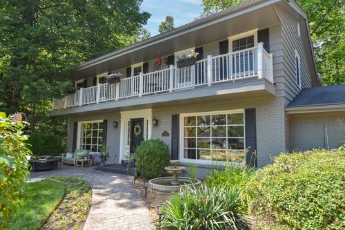 3424 W Riviera Ct, Mequon, WI, 53092-5209 | Card Image