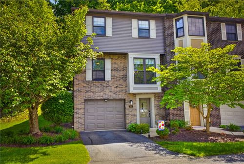 762 Windvue Dr, Pittsburgh, PA, 15205-1516 | Card Image