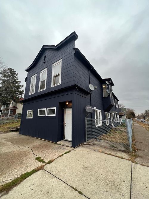 2447 11th Ave S, Minneapolis, MN, 55404-3807 | Card Image