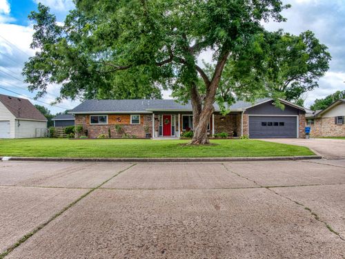 1510 15th Ave Ne, Miami, OK, 74354-3814 | Card Image