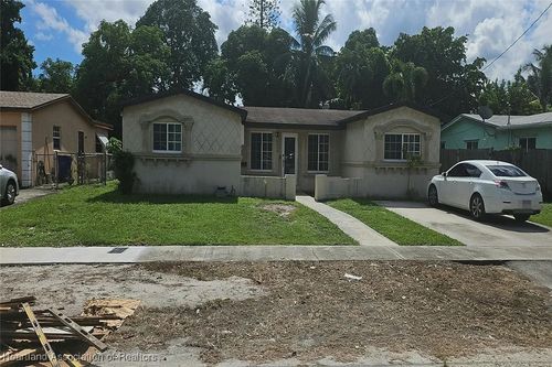 3698 Nw 39th St, Lauderdale Lakes, FL, 33309-4818 | Card Image