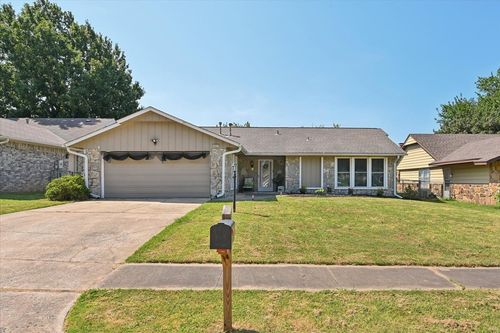 937 Lansing St, Broken Arrow, OK, 74012-1640 | Card Image