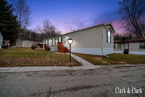 6900 Knottypine Street Ne, Rockford, MI, 49341 | Card Image