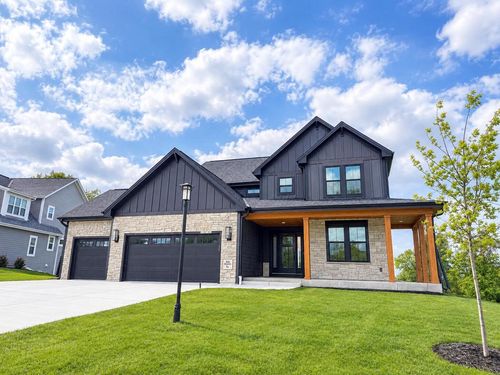 N66W21485 Sagebrush Drive, MENOMONEE FALLS, WI, 53051 | Card Image