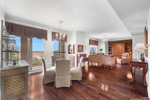 711-1 Towers Park Ln, San Antonio, TX, 78209-6434 | Card Image