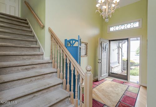 6835 Carrie Pine Ln, Toledo, OH, 43617-1289 | Card Image