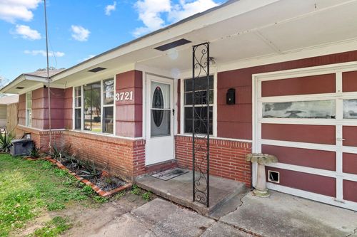 3721 Avalon Ave, Port Arthur, TX, 77642-4128 | Card Image