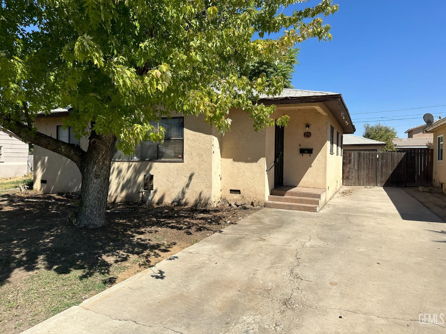 Myrtle St, Bakersfield, CA 93304