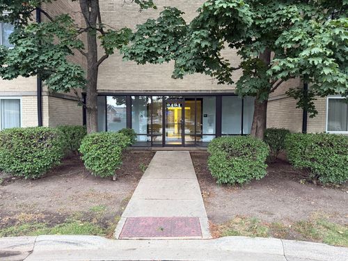 4h-2424 E Oakton Street, Arlington Heights, IL, 60004 | Card Image