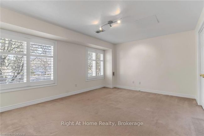 47 Morton Ave, House other with 4 bedrooms, 2 bathrooms and 4 parking in Dundas ON | Image 36