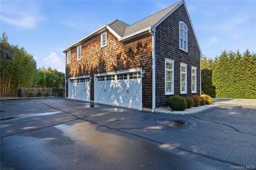 69 Old Depot Rd, Quogue, NY, 11959-4254 | Card Image