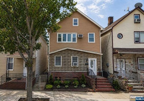 40 Searing Ave, East Newark, NJ, 07029-2506 | Card Image