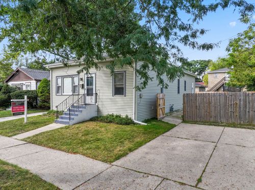 1038 Indiana St, Waukegan, IL, 60085-2617 | Card Image