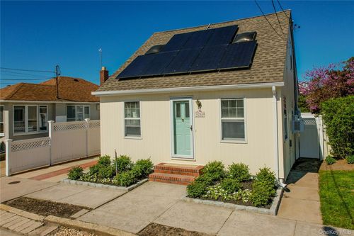 23 Garden City Ave, Point Lookout, NY, 11569-3002 | Card Image