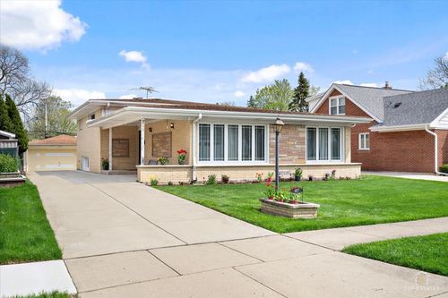 417 N Prospect Manor Ave, Mount Prospect, IL, 60056-2045 | Card Image