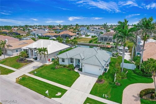 129 Leeward Ct, MARCO ISLAND, FL, 34145-4111 | Card Image