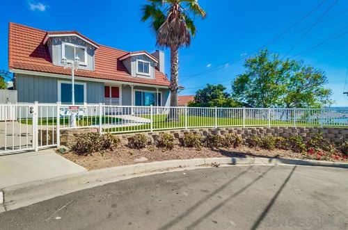 1011 La Mesa Ave, Spring Valley, CA, 91977 | Card Image