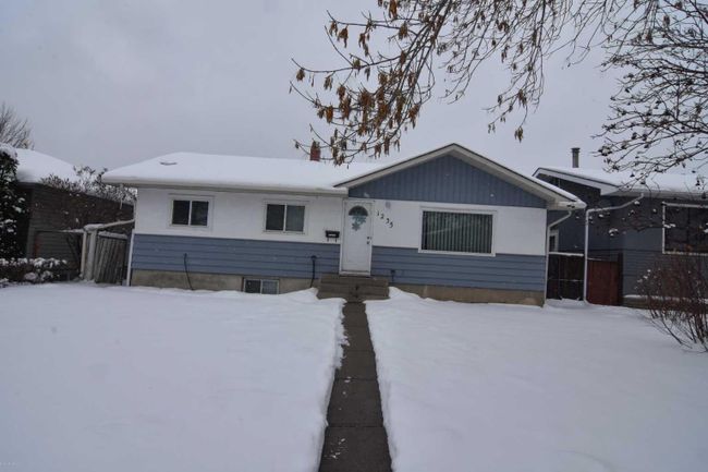 1235 19 Street Ne, Home with 5 bedrooms, 2 bathrooms and 2 parking in Calgary AB | Image 1