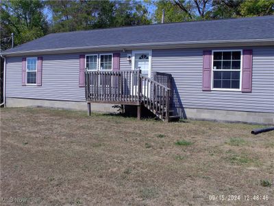 View of front of house with a front lawn | Image 1