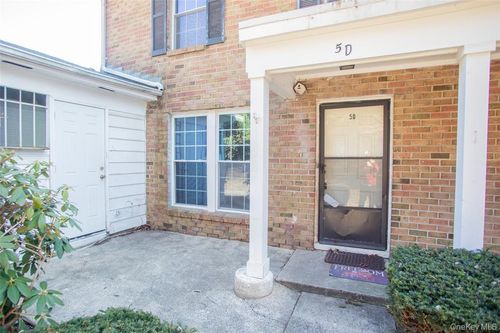 5 D Ethan Allen Ct, Ridge, NY, 11961-3602 | Card Image