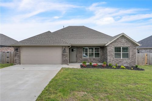998 Madden St, Tontitown, AR, 72762-2211 | Card Image