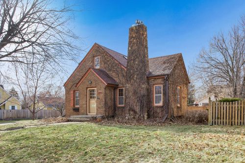 1402 Idaho Ave W, Falcon Heights, MN, 55108-2115 | Card Image