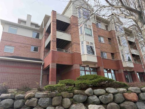 301 Harbour Town Dr, Madison, WI, 53717-2110 | Card Image