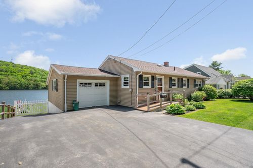 93 Whitehall Rd, Amesbury, MA, 01913-1408 | Card Image