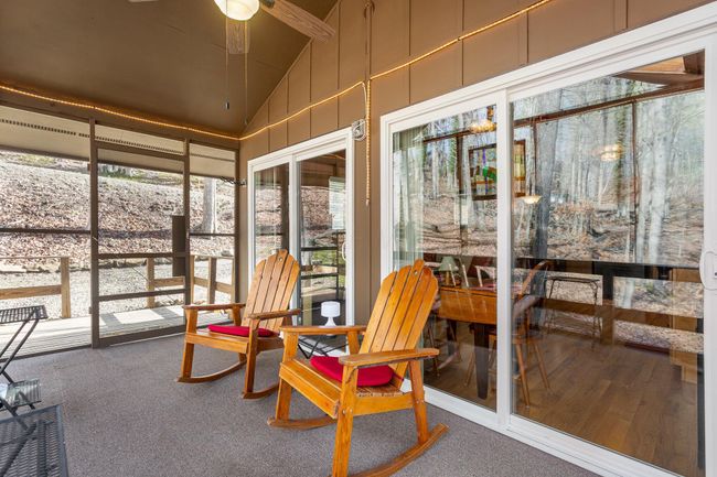 Screened in porch | Image 23