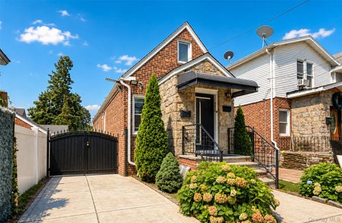 10238 85th Road, New York, NY, 11418 | Card Image
