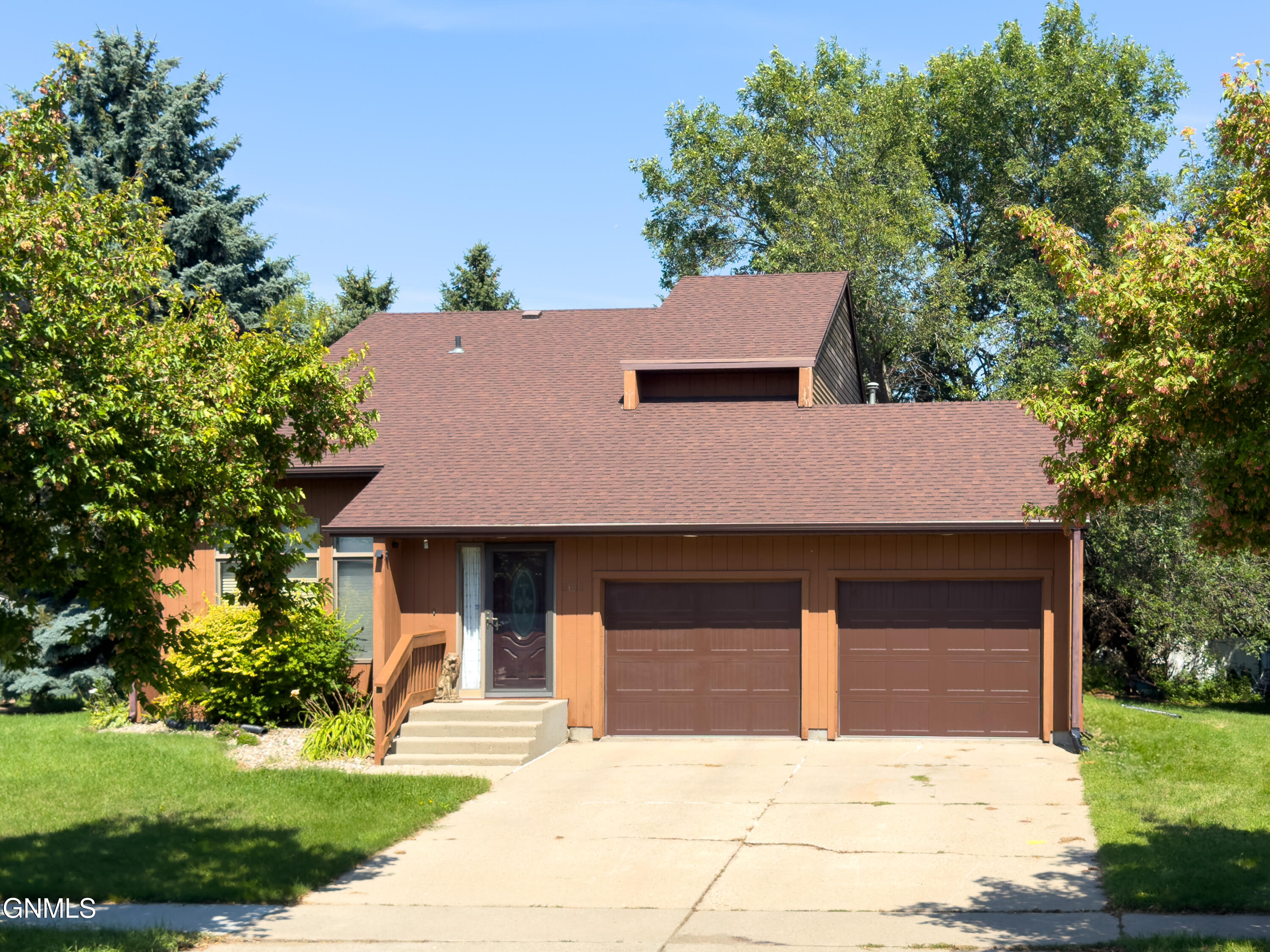 Hackberry St, Bismarck, ND 58503