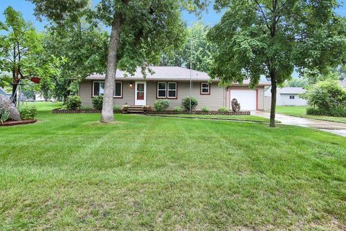 136 Grant Ave Nw, Richmond, MN, 56368-8073 | Card Image
