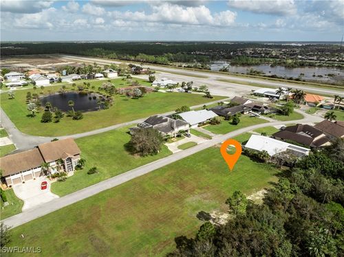 33-4085 Skyway Dr, NAPLES, FL, 34112-2922 | Card Image