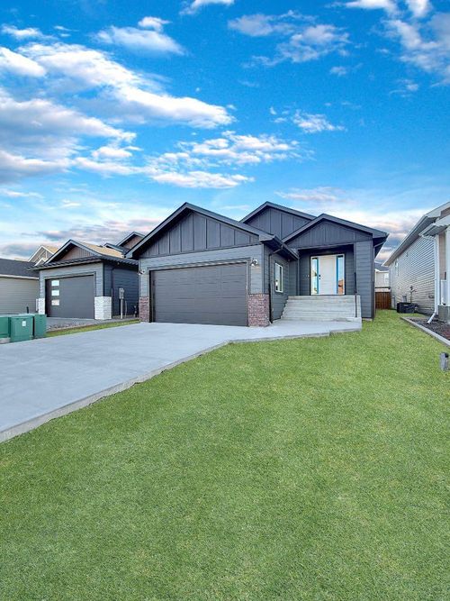 320 Greenwood Pl, Coalhurst, AB, T0L0V2 | Card Image