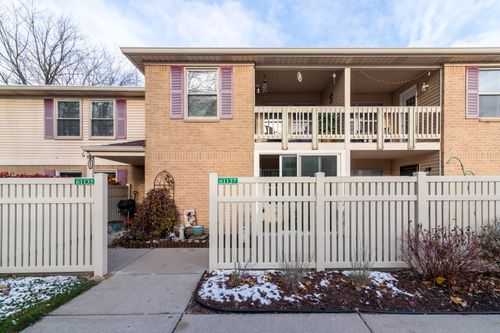 61137 Greenwood Dr, South Lyon, MI, 48178-1712 | Card Image