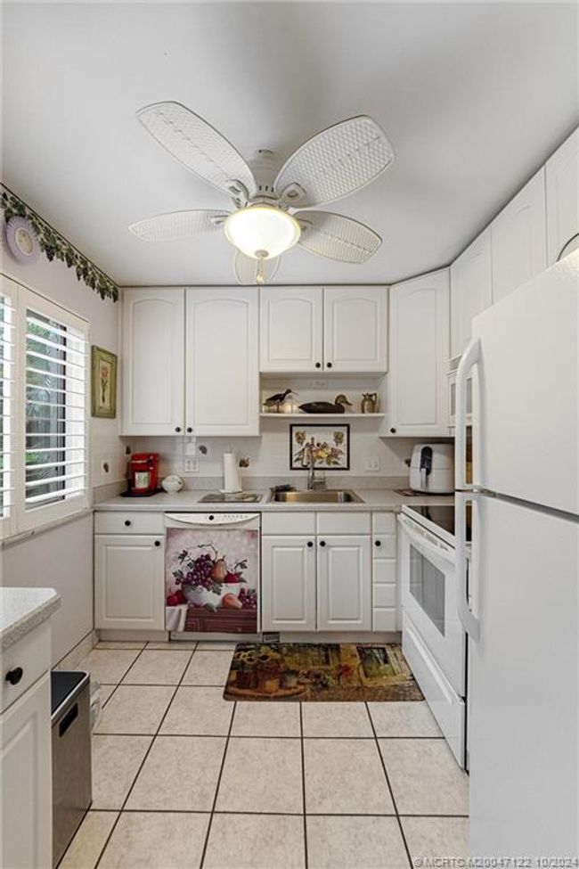 APT-7-3 - 800 Nw Fork Rd, Condo with 2 bedrooms, 2 bathrooms and null parking in Stuart FL | Image 18