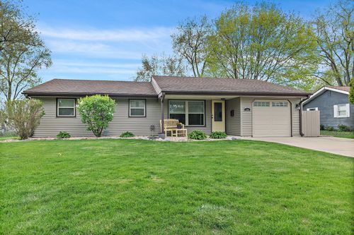 100 Waban Ct, Schaumburg, IL, 60193-1112 | Card Image