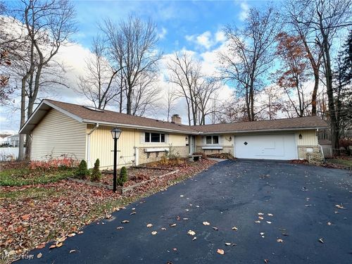 7648 Poplar Ln, Mentor, OH, 44060-7651 | Card Image