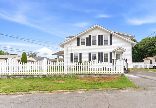 57 Everett St, Pawtucket, RI, 02861-1831 | Card Image