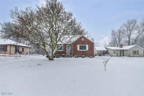37745 French Creek Rd, Avon, OH, 44011-1715 | Card Image