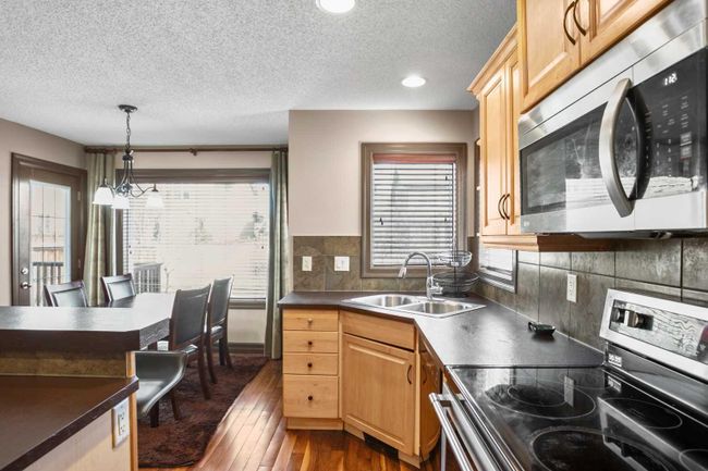 84 Everbrook Drive Sw, Home with 3 bedrooms, 2 bathrooms and 4 parking in Calgary AB | Image 16