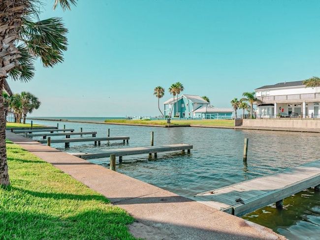 APT-405 - 2292 N Fulton Beach Rd, Condo with 2 bedrooms, 2 bathrooms and null parking in Rockport TX | Image 27
