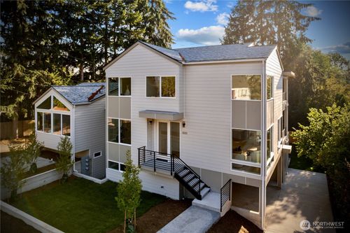 12751 37th Ave Ne, Seattle, WA, 98125-4652 | Card Image