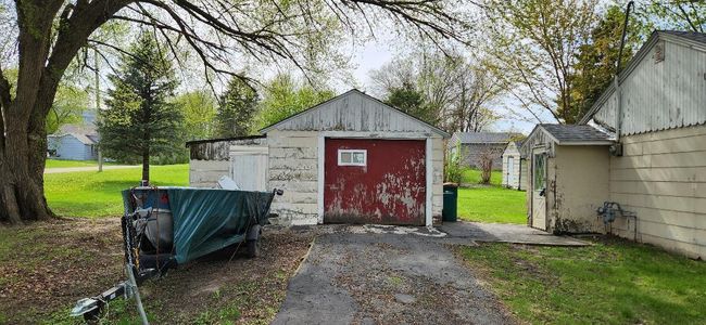 Garage | Image 9